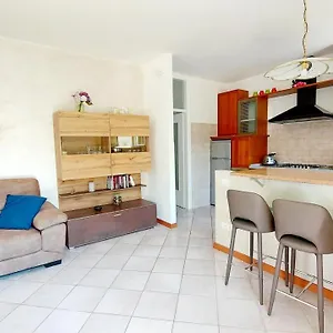  Apartment Narcisa Patio Italien