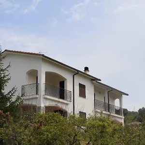  Apartment House In Caramagna Italien